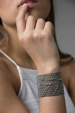 Load image into Gallery viewer, sg liquid metal tb27-n chrome finish bracelet by sergio gutierrez 7"