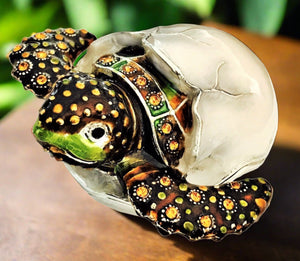 Kubla Crafts Bejeweled Hatching Sea Turtle Trinket Box