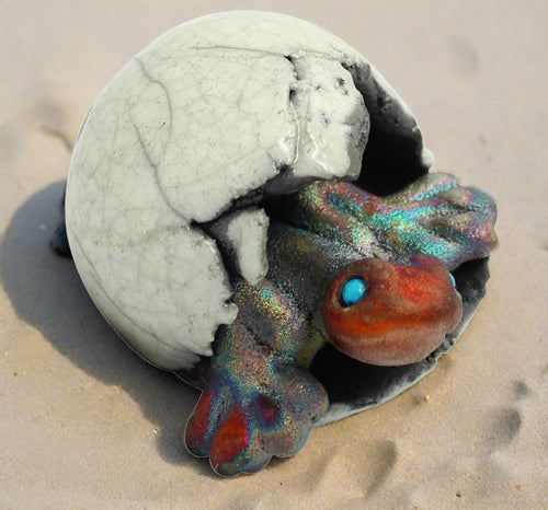 Raku Potteryworks Multicolor Copper Gecko with Medium Crackle Egg