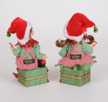Load image into Gallery viewer, Karen Didion Originals CC09-28 Christmas Presents Elf Set
