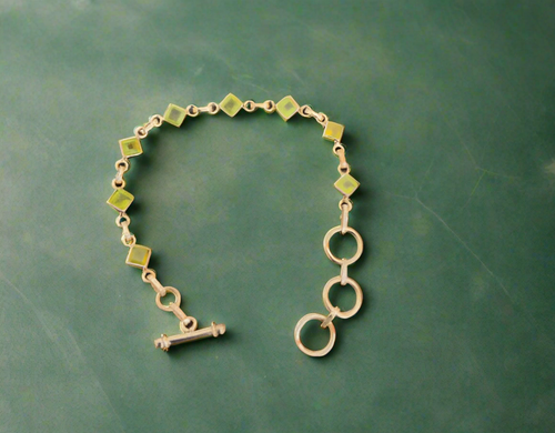 Princess Cut Peridot Toggle Clasp Bracelet Set In Sterling Silver