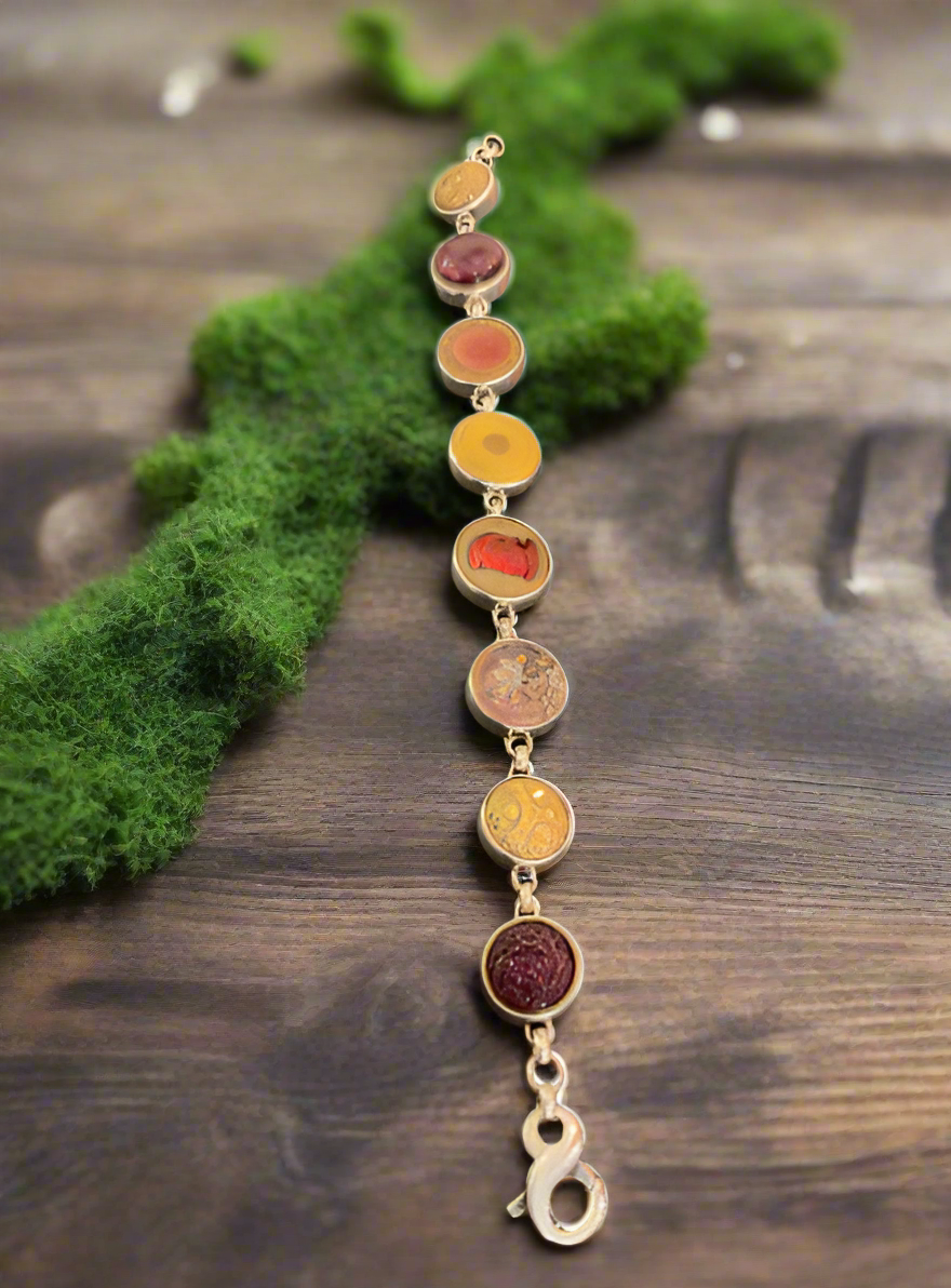 Elizabeth Ngo Antique Button Bracelet-Pink/Purple