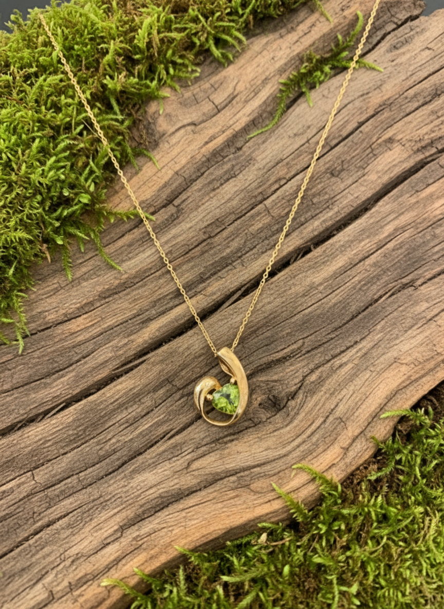 Peridot Necklace Set In 14K Yellow Gold