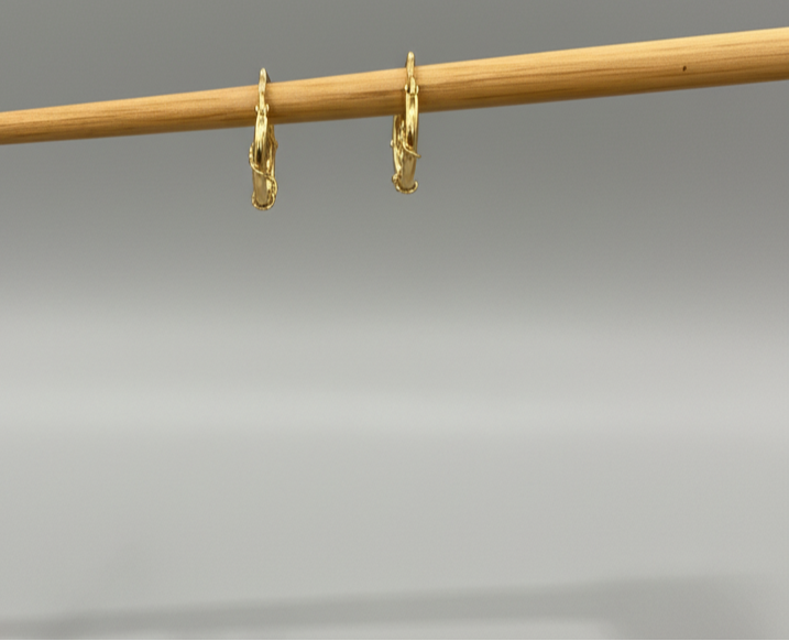 Vintage 18K Yellow Gold Hoops
