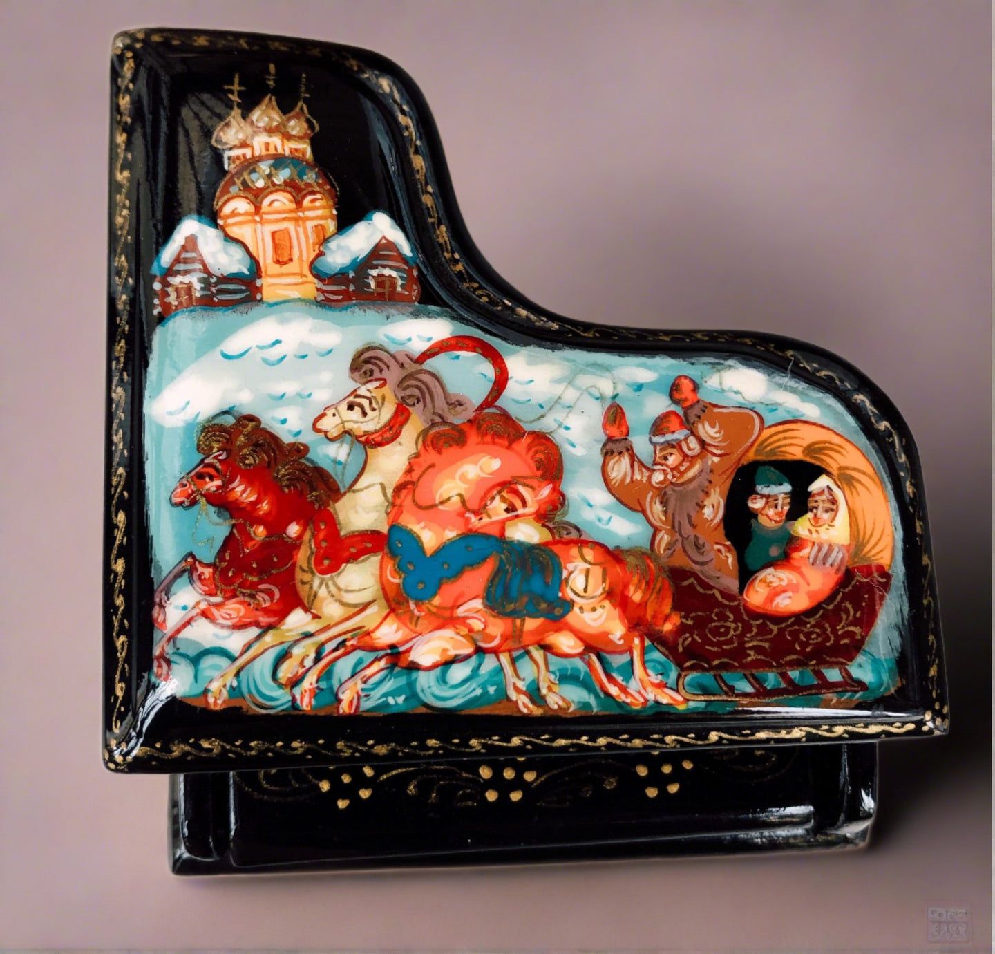 russian lacquer box, piano shaped horses and carriage