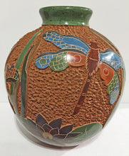 Load image into Gallery viewer, mundo handmade nicaraguan pottery- dragonflies animal pot
