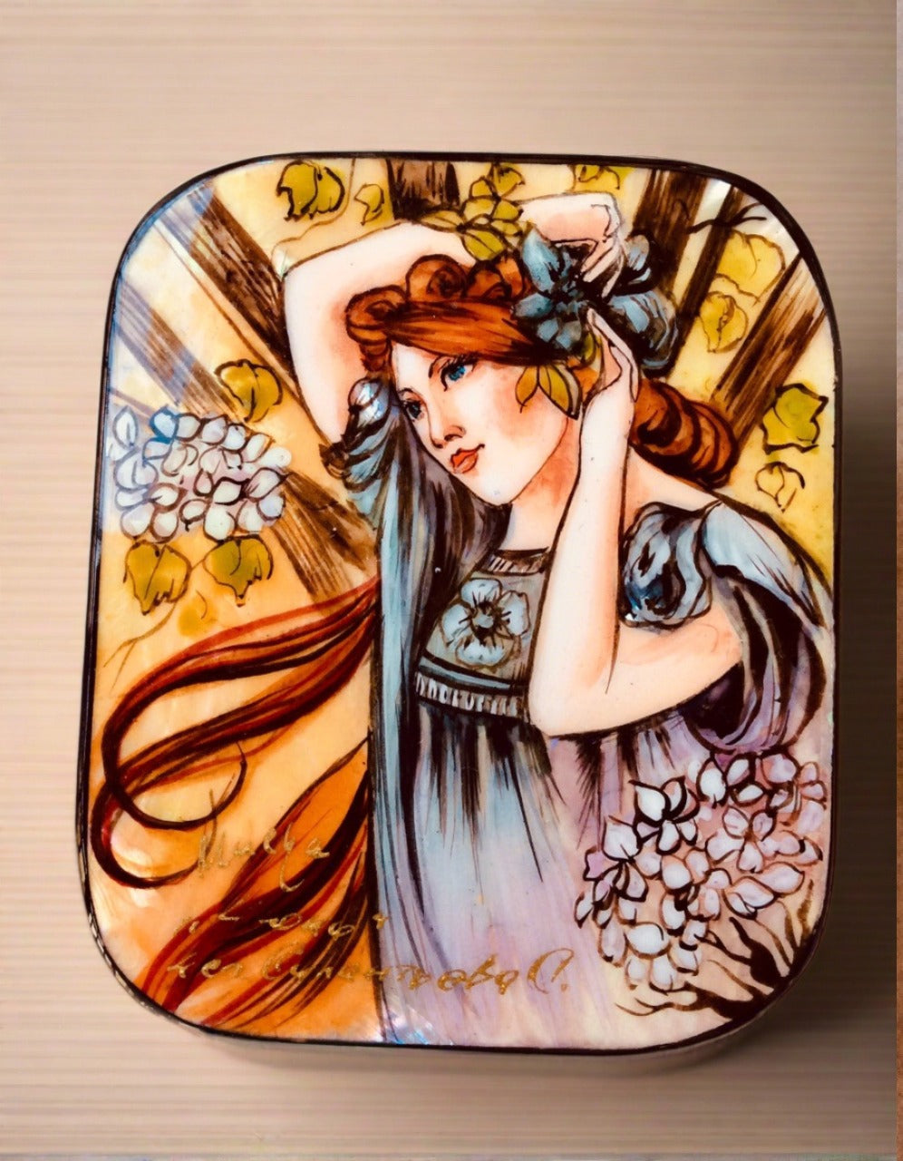 russian lacquer box- woman with flowers