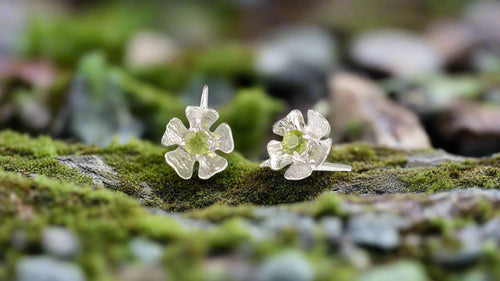 shell-bell designs small flower peridot earrings