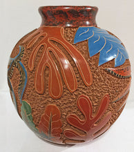 Load image into Gallery viewer, mundo handmade nicaraguan pottery- octopus animal pot
