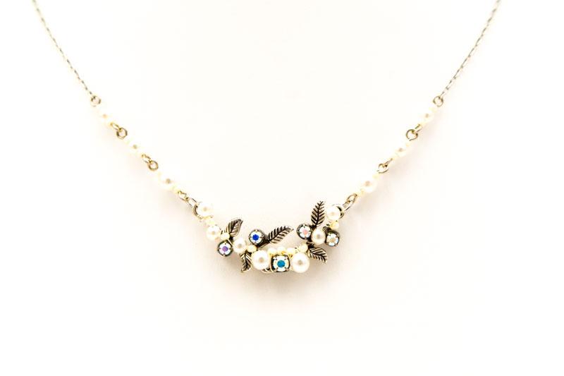 firefly jewelry petite flora necklace w/glass pearls-white